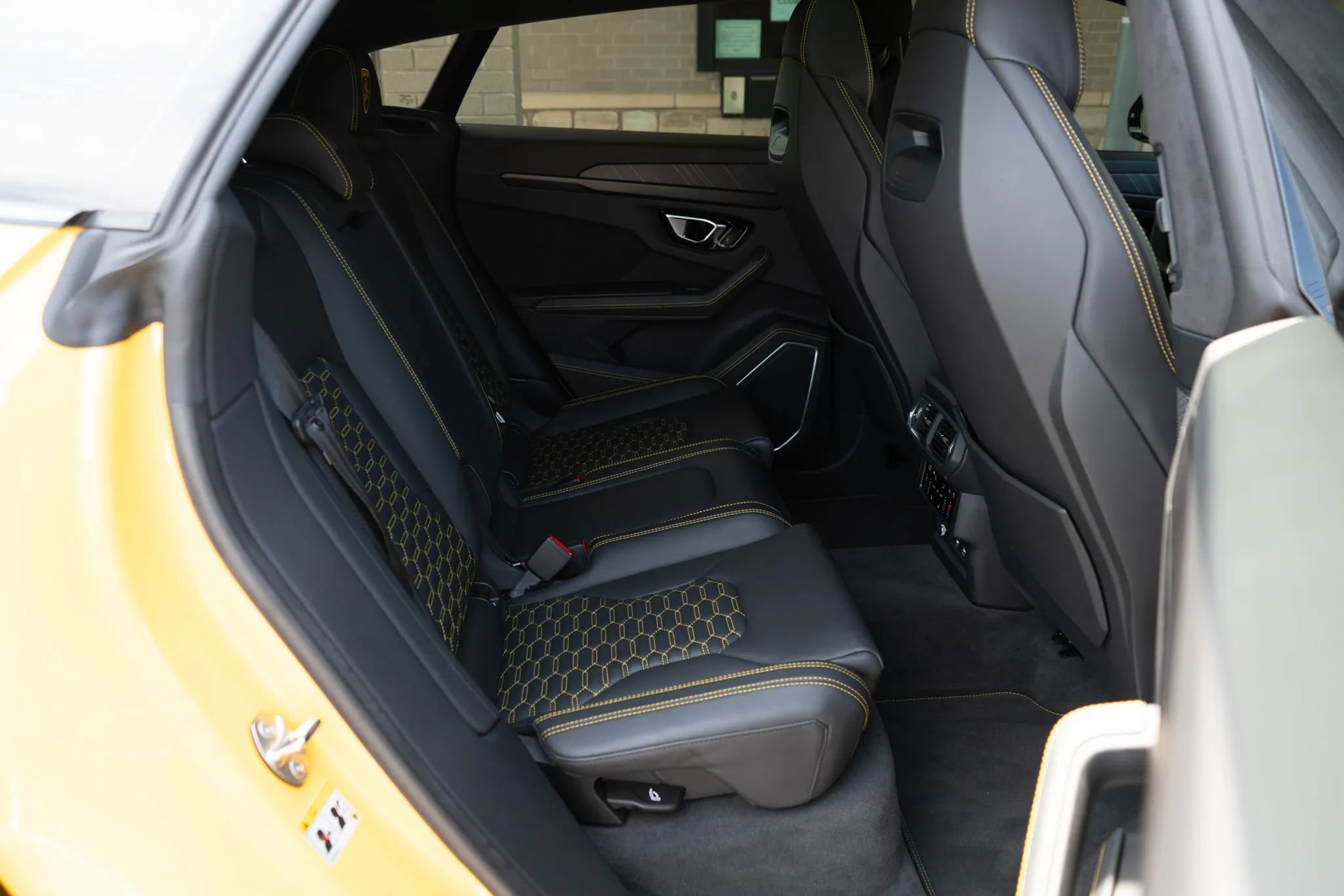 Used 2021 Lamborghini Urus AWD/4WD image 22