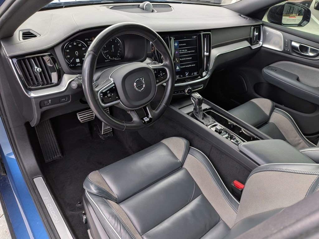 Used 2020 Volvo S60 T6 R-Design image 12