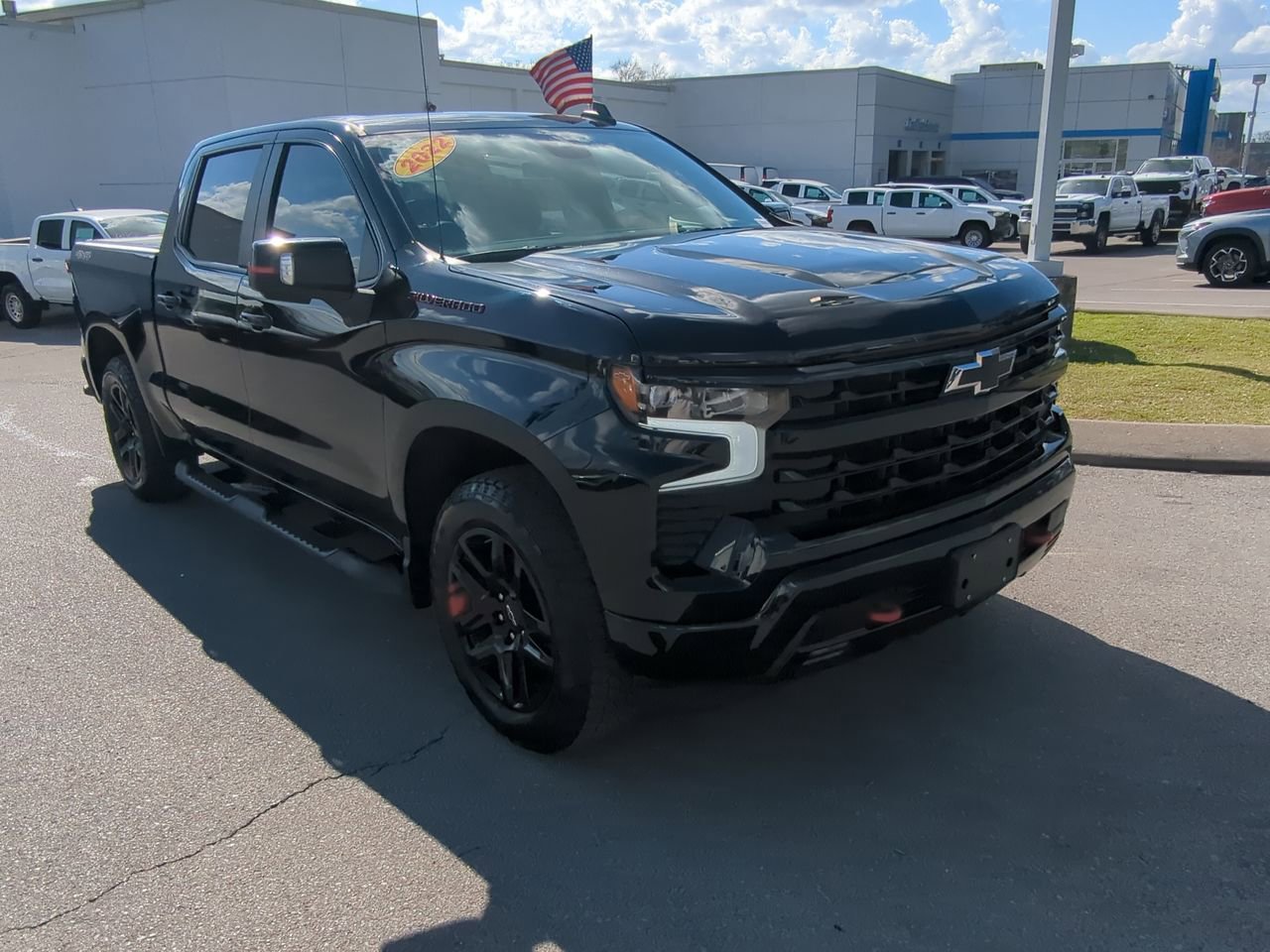 Used 2022 Chevrolet Silverado 1500 RST w/ Redline Edition image 2