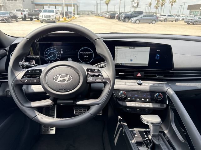 New 2025 Hyundai Elantra SEL image 25