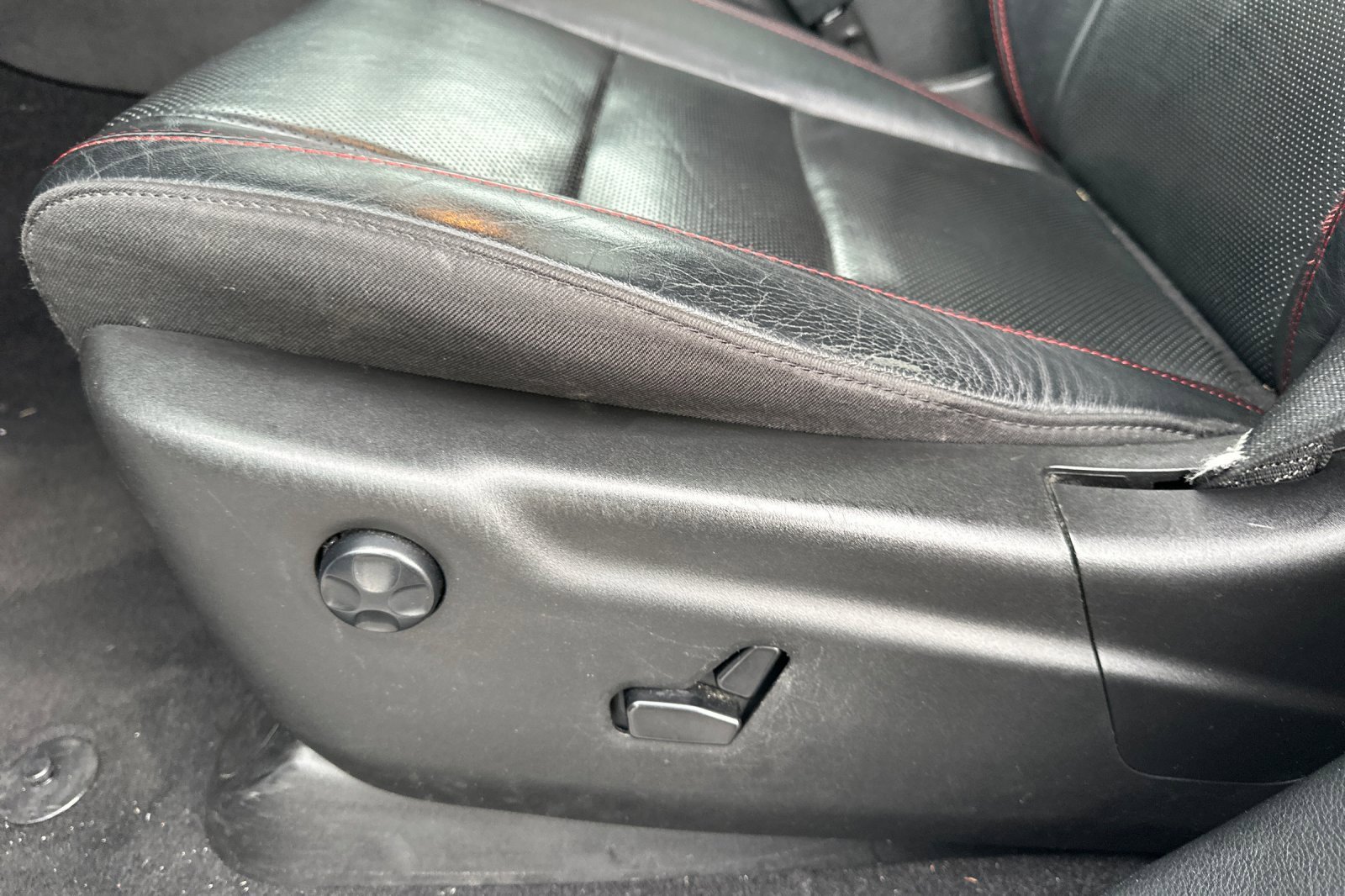 Used 2023 Dodge Durango GT image 13