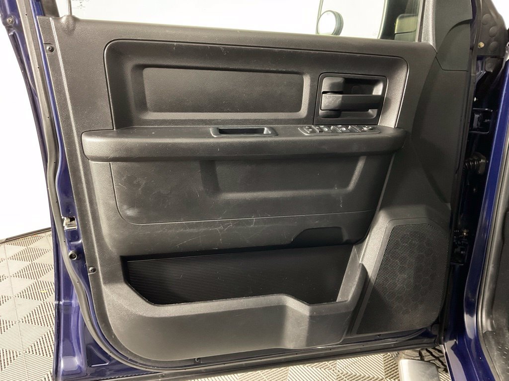 Used 2017 RAM 1500 Express AWD/4WD image 12