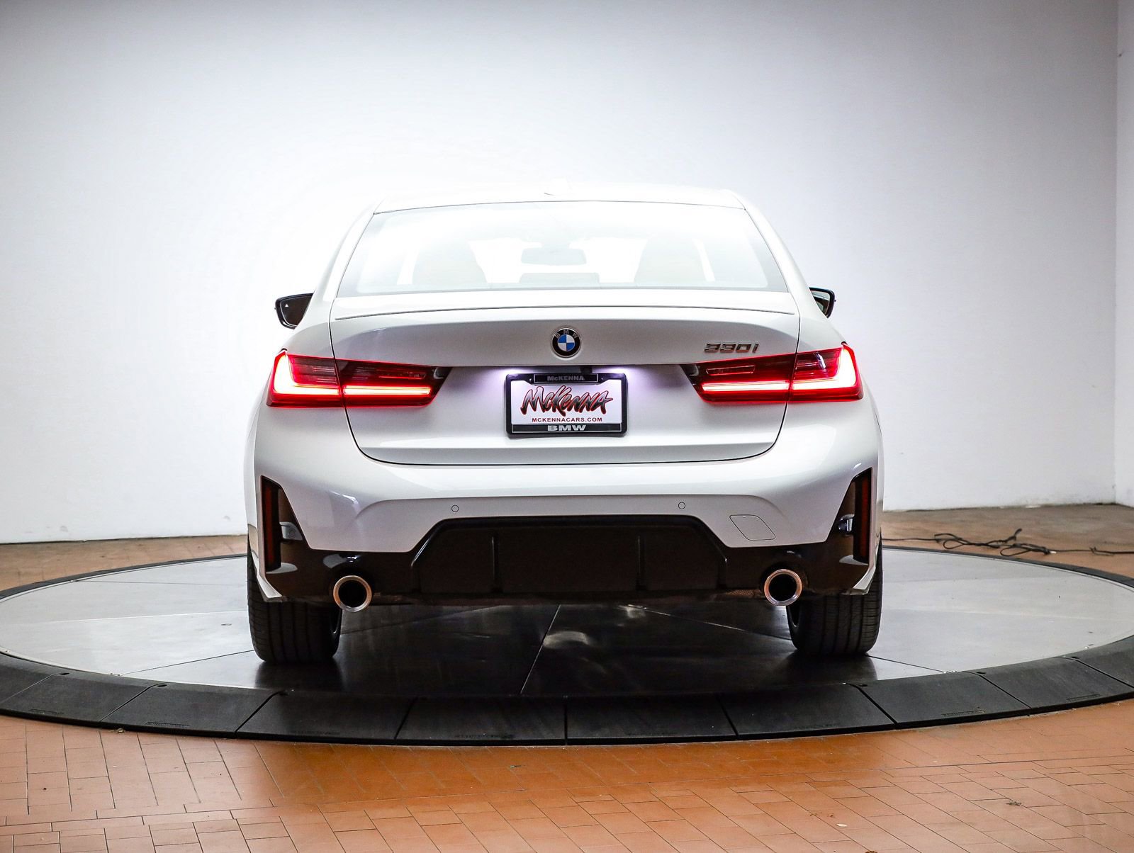 Used 2026 BMW 330i Sedan image 3