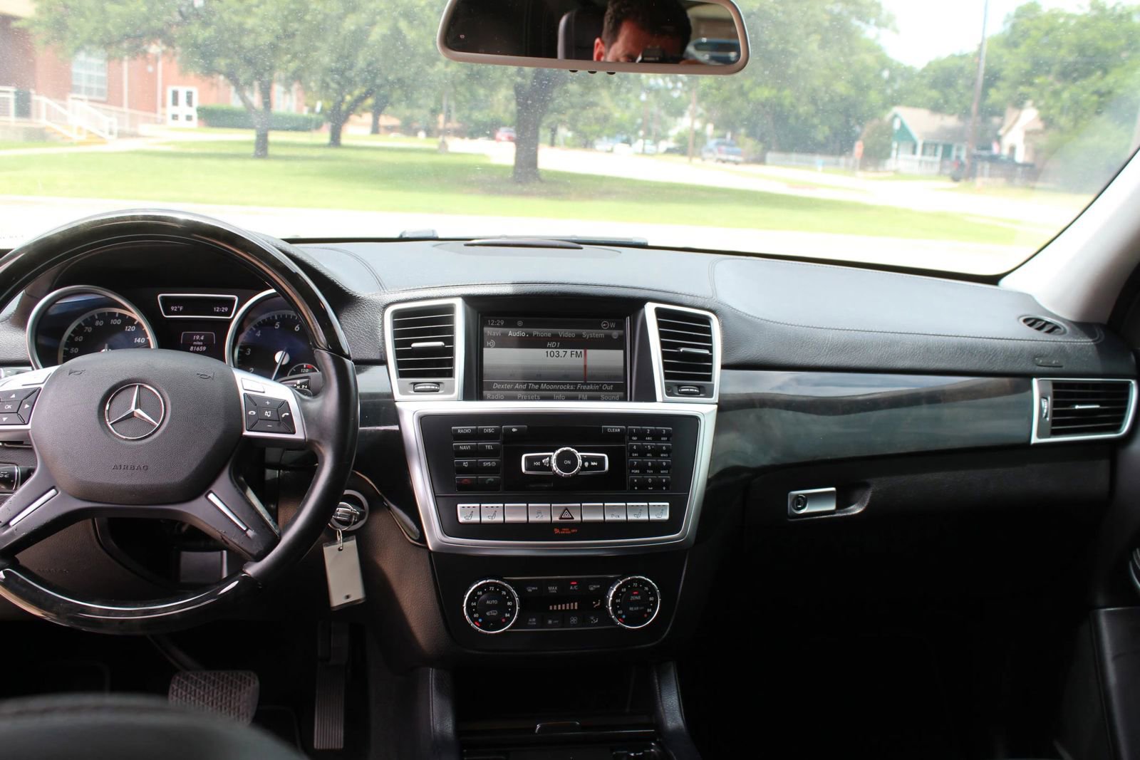 Used 2014 Mercedes-Benz GL 550 4MATIC w/ Driver Assistance Package image 21