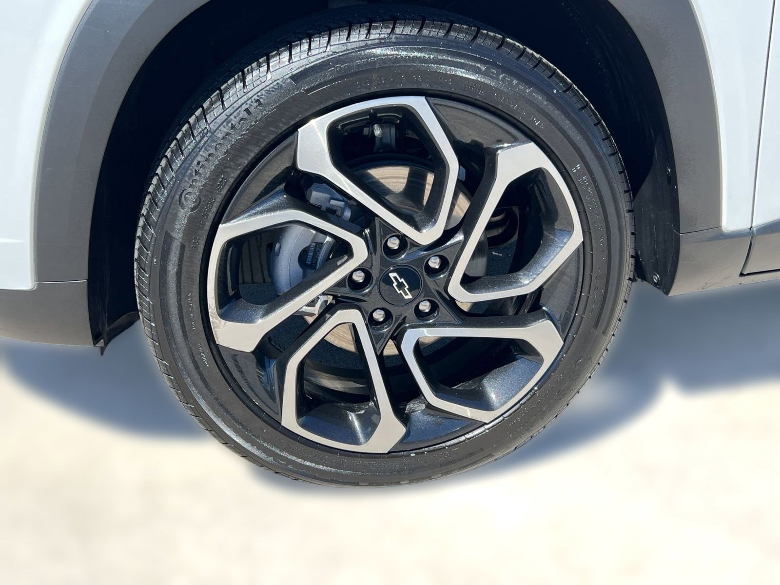 Certified 2025 Chevrolet Trax RS w/ Driver Confidence Package FWD image 12