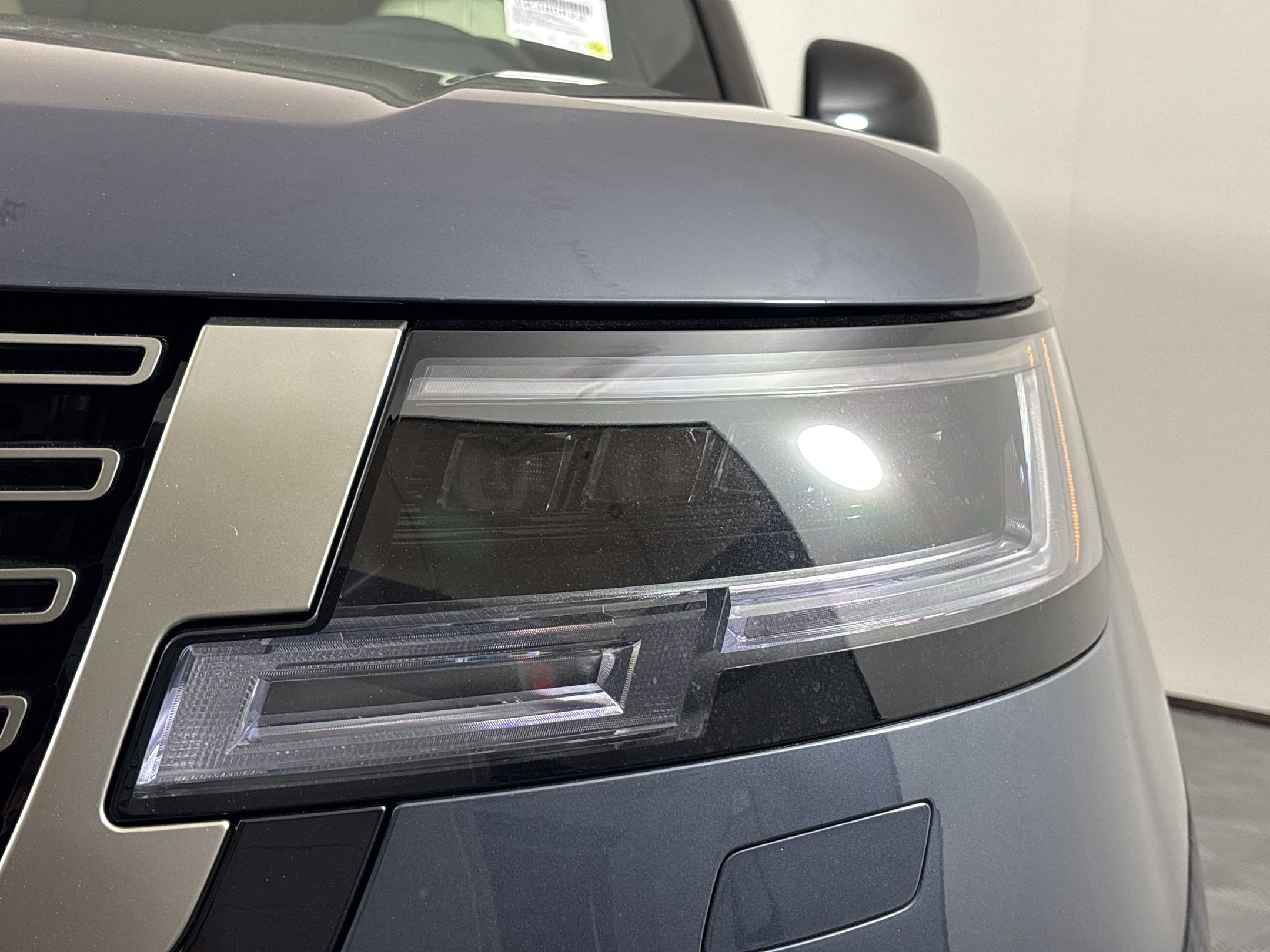 New 2026 Land Rover Range Rover Long Wheelbase SE AWD/4WD image 12
