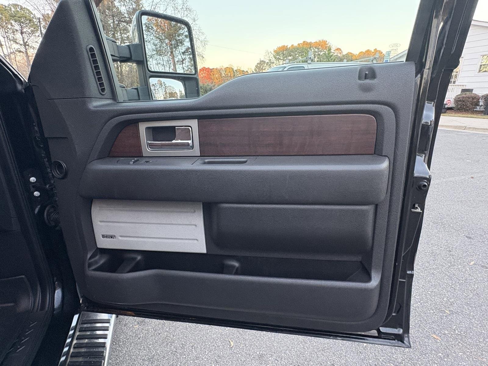 Used 2014 Ford F150 King Ranch w/ King Ranch Luxury Package image 23