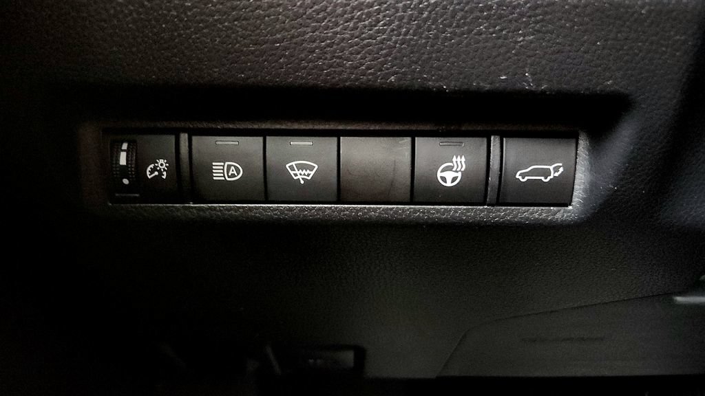 Used 2022 Toyota RAV4 XLE w/ Convenience Package AWD/4WD image 32