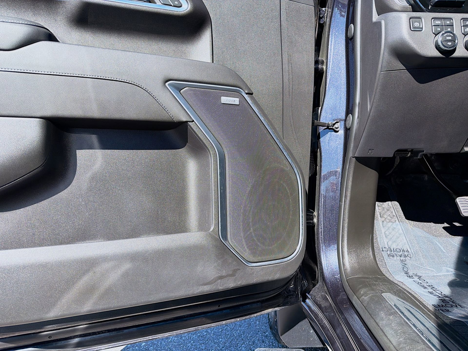 Used 2022 Chevrolet Silverado 1500 LTZ w/ LTZ Premium Package image 24