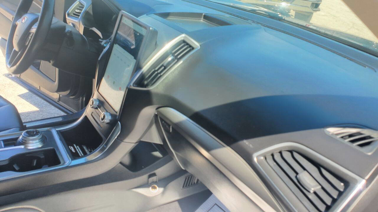 Used 2022 Ford Edge Titanium AWD/4WD image 28
