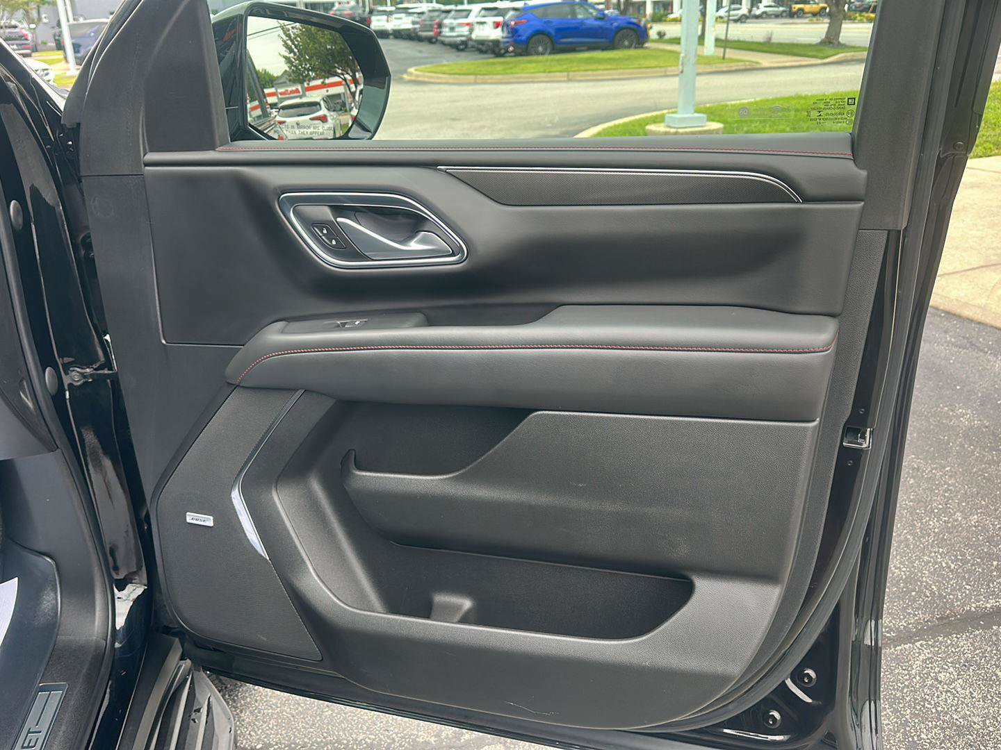 Used 2022 Chevrolet Tahoe RST w/ Luxury Package AWD/4WD image 23