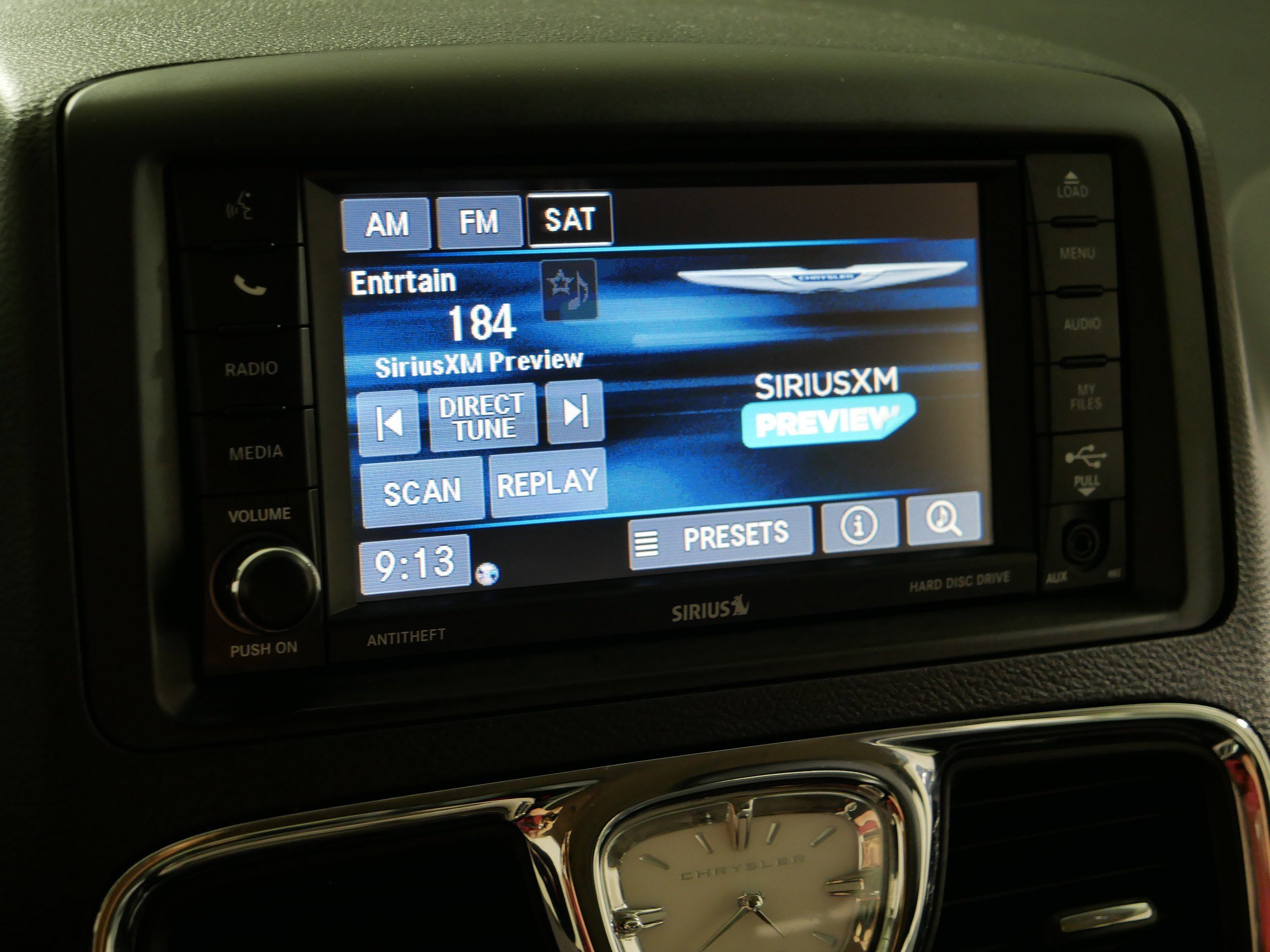 Used 2015 Chrysler Town & Country Touring w/ Driver Convenience Group FWD image 22