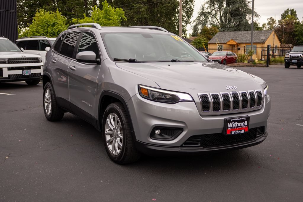 Used 2019 Jeep Cherokee Latitude w/ Cold Weather Group FWD image 5