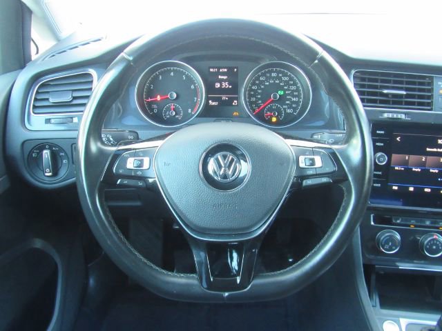 Used 2019 Volkswagen Golf SE image 29