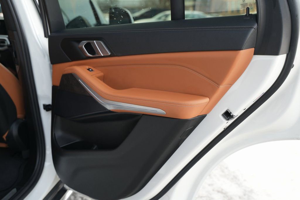 Used 2022 BMW X5 xDrive40i w/ Luxury Seating Package image 45