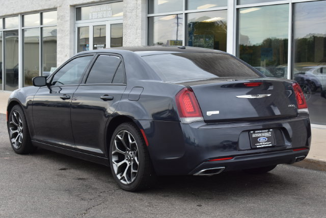 Used 2017 Chrysler 300 S RWD image 11