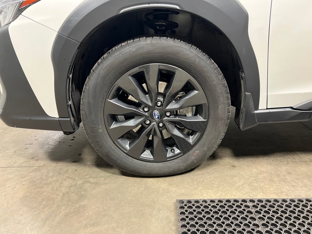 Used 2025 Subaru Outback Onyx Edition image 9