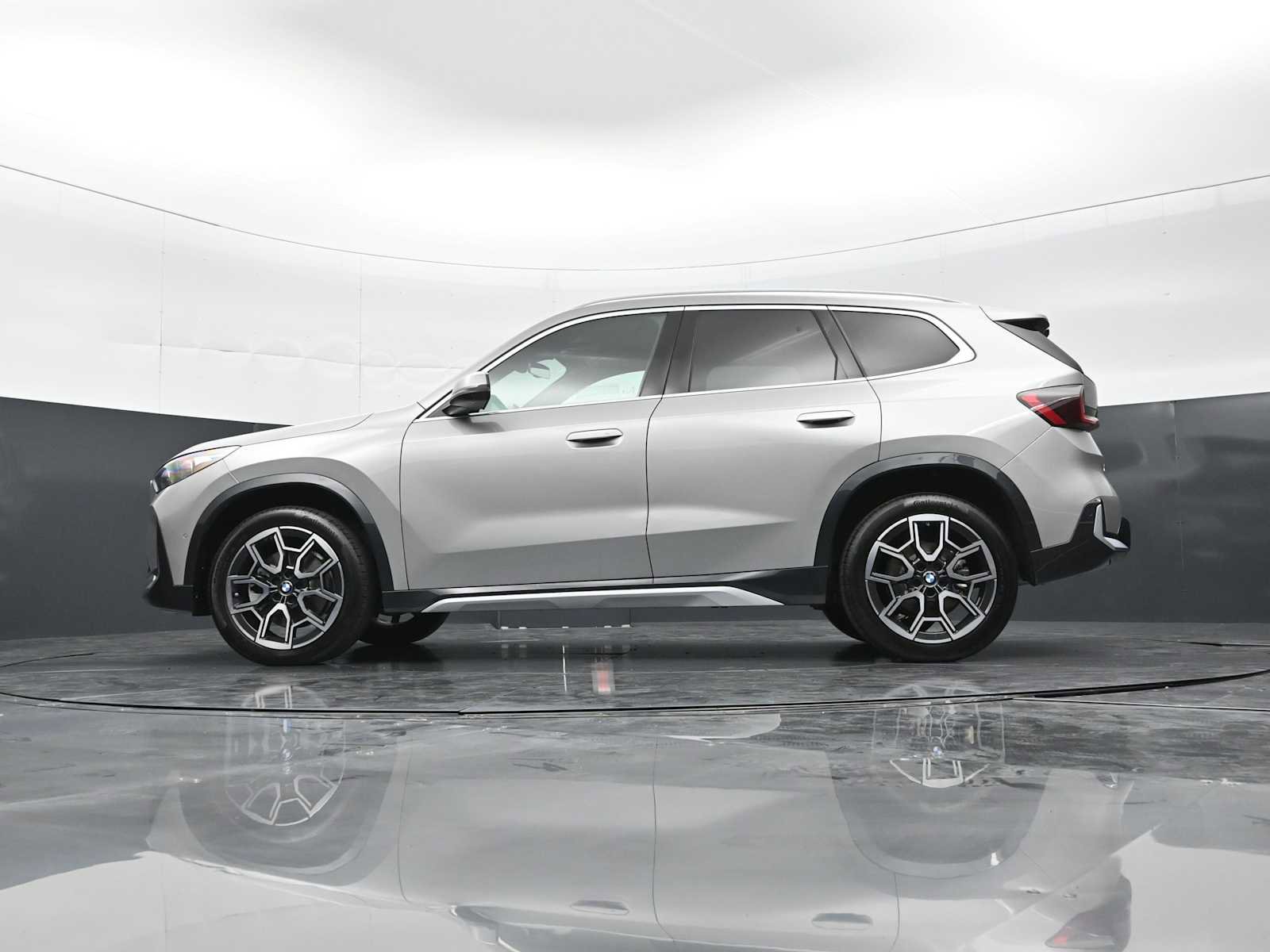 Used 2026 BMW X1 xDrive28i w/ Technology Package AWD/4WD image 32