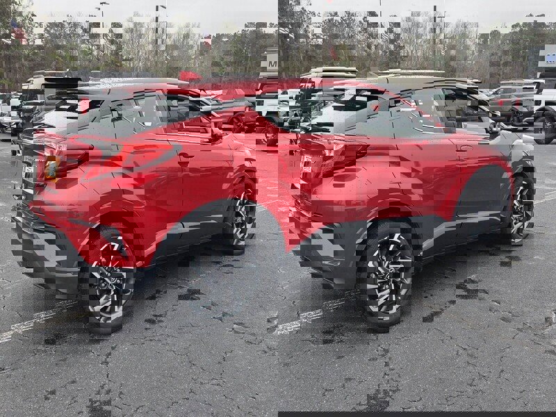 Used 2022 Toyota C-HR Limited FWD image 12