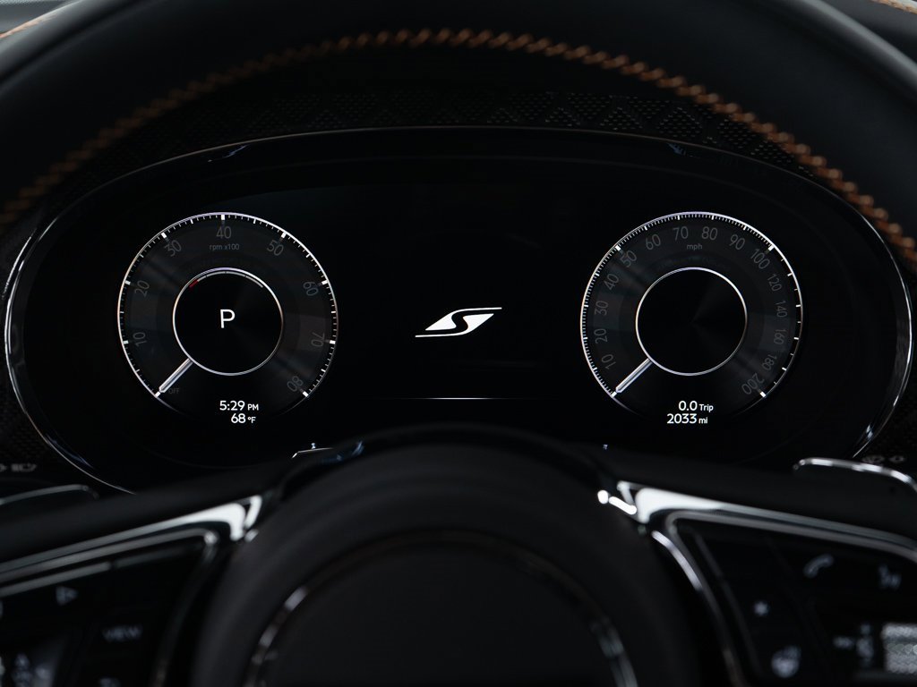 Used 2025 Bentley Bentayga image 32