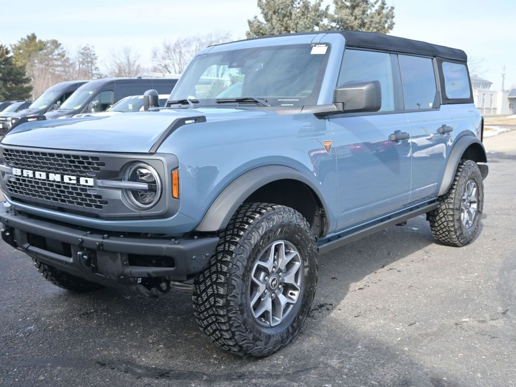 New 2025 Ford Bronco Badlands image 3