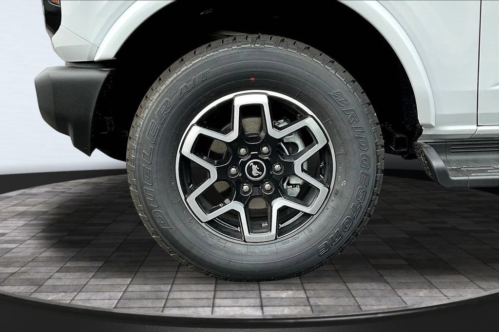New 2026 Ford Bronco Outer Banks AWD/4WD image 13