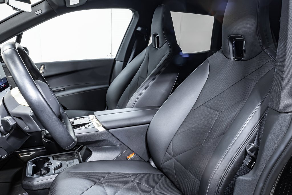 Used 2025 BMW iX xDrive50 image 5