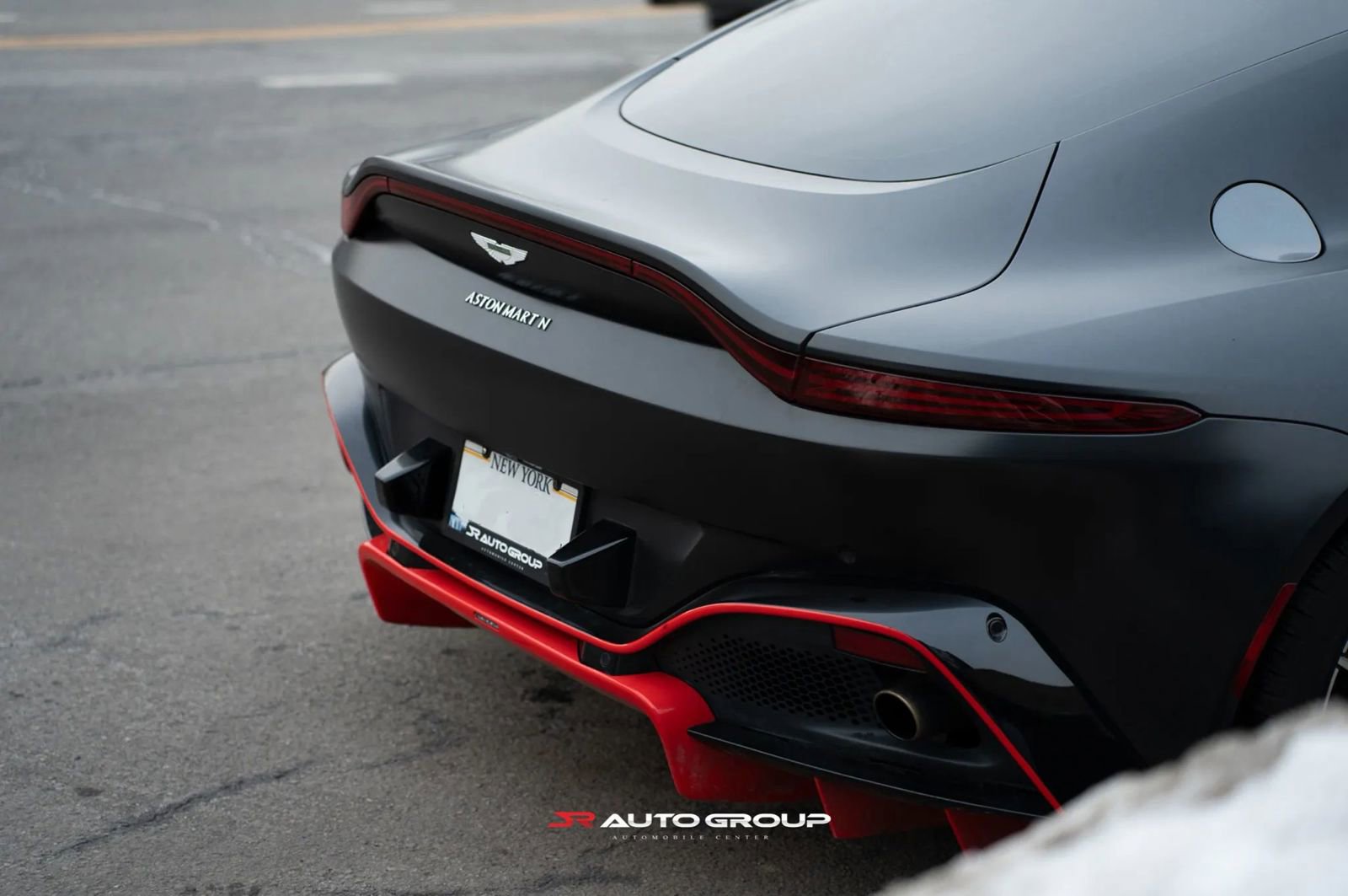 Used 2019 Aston Martin V8 Vantage Coupe RWD image 7
