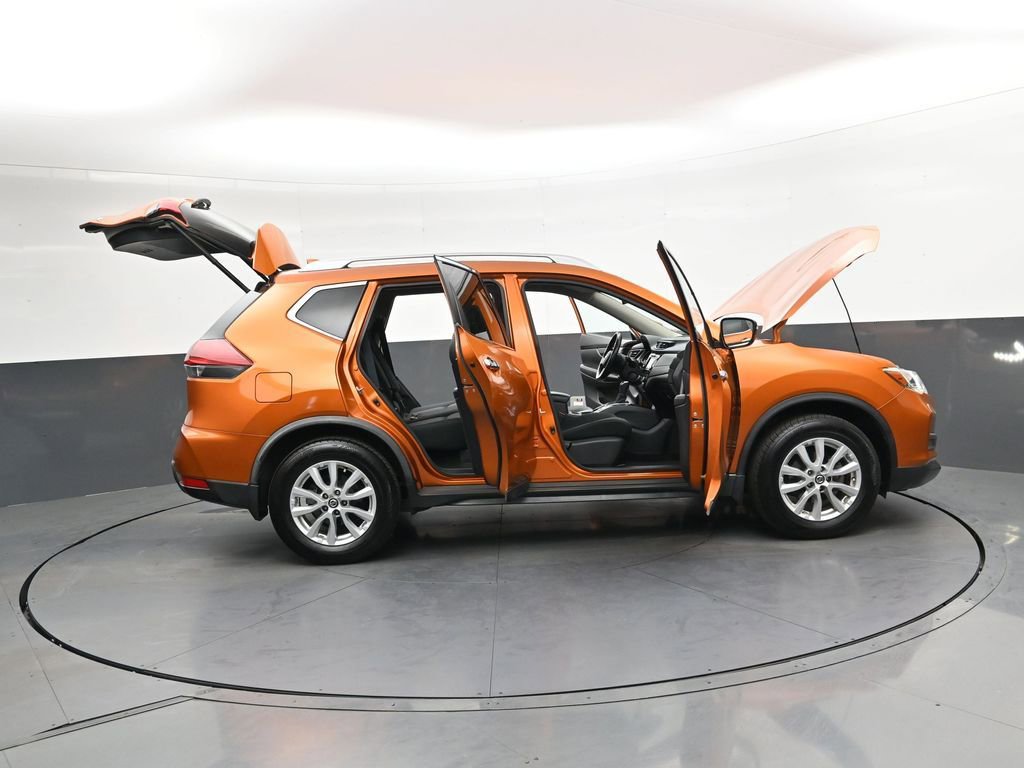 Used 2020 Nissan Rogue SV image 44