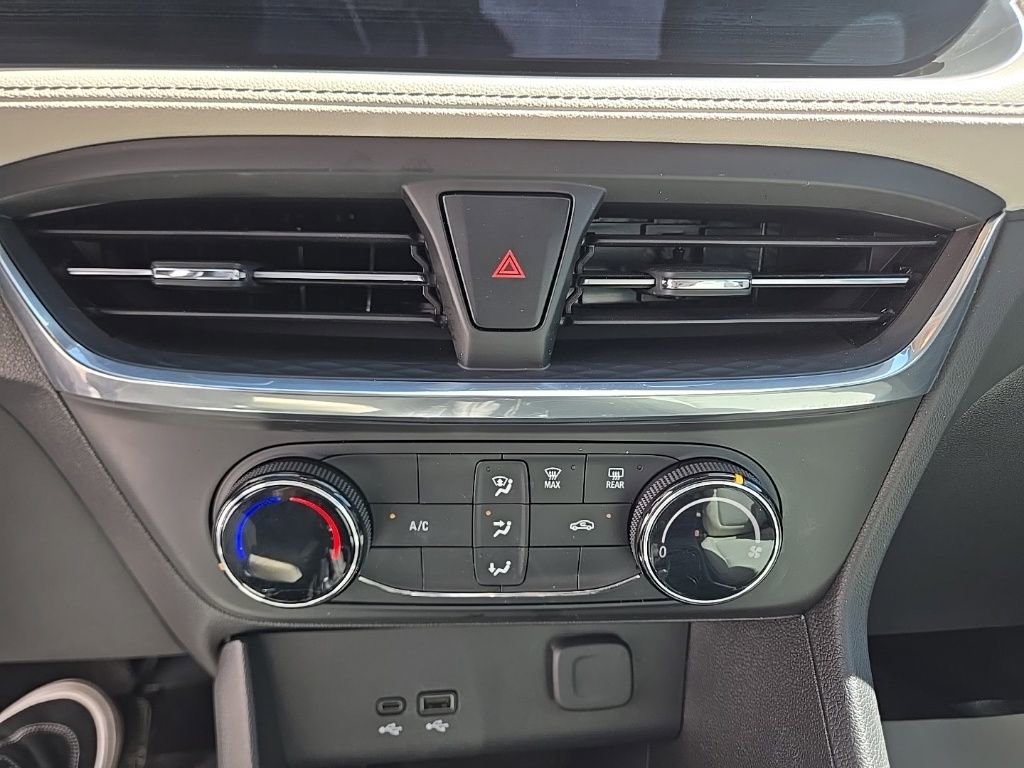 Used 2024 Buick Encore GX Preferred image 36