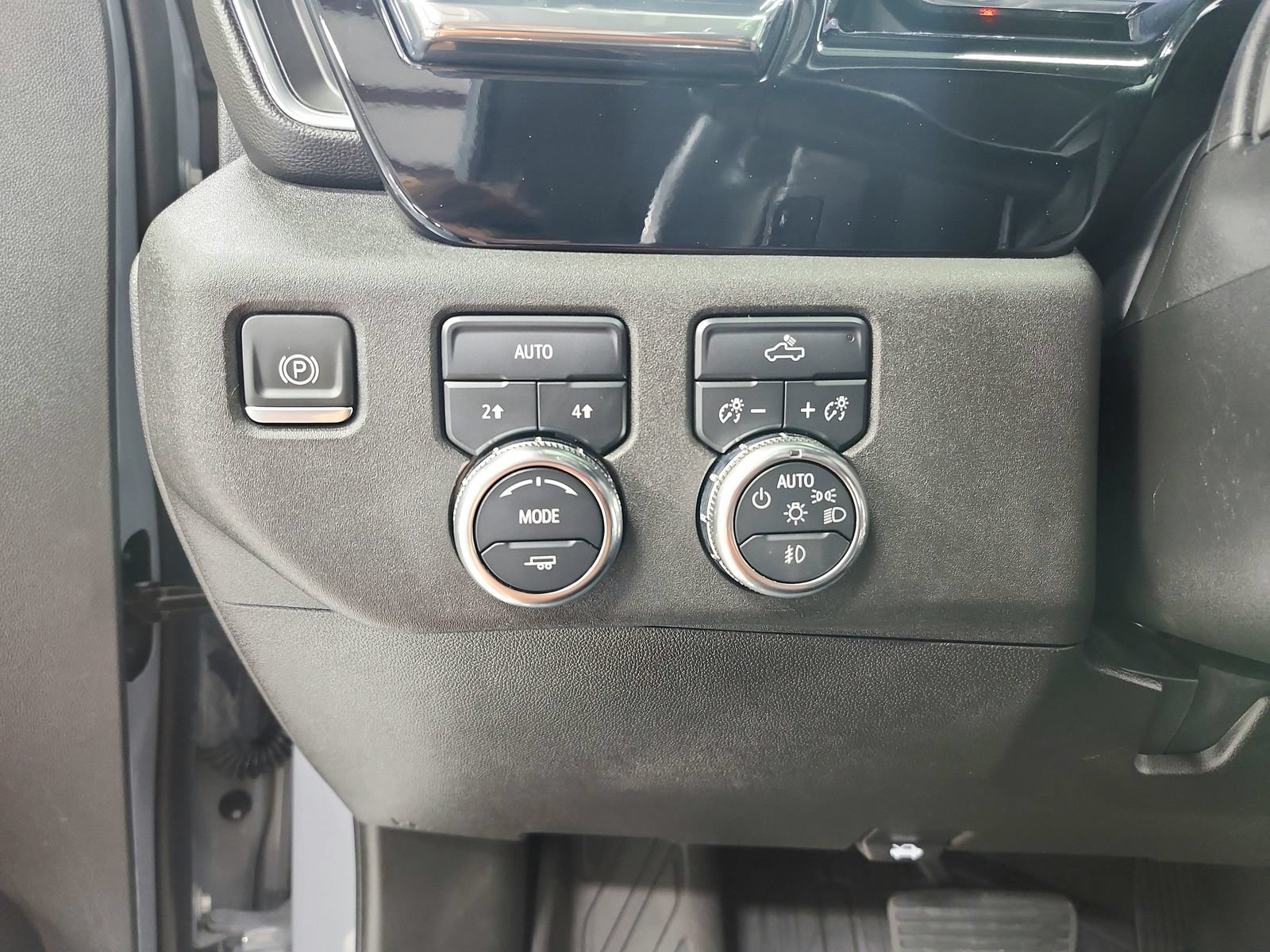 Used 2024 GMC Sierra 1500 Elevation w/ Preferred Package AWD/4WD image 27