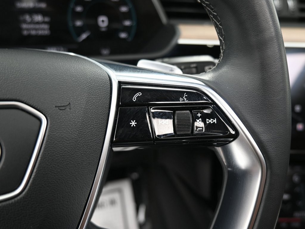 Used 2024 Audi Q8 e-tron Premium Plus image 26
