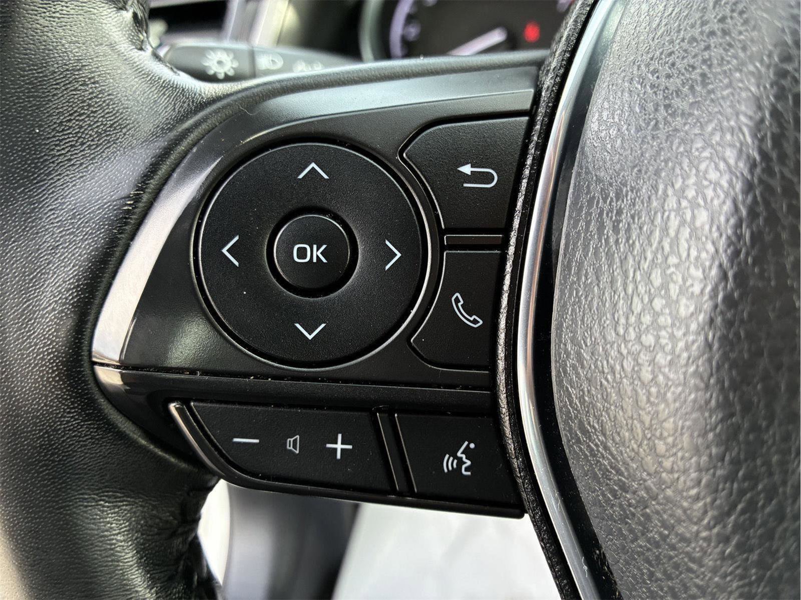 Used 2020 Toyota Camry SE w/ Audio Package FWD image 20