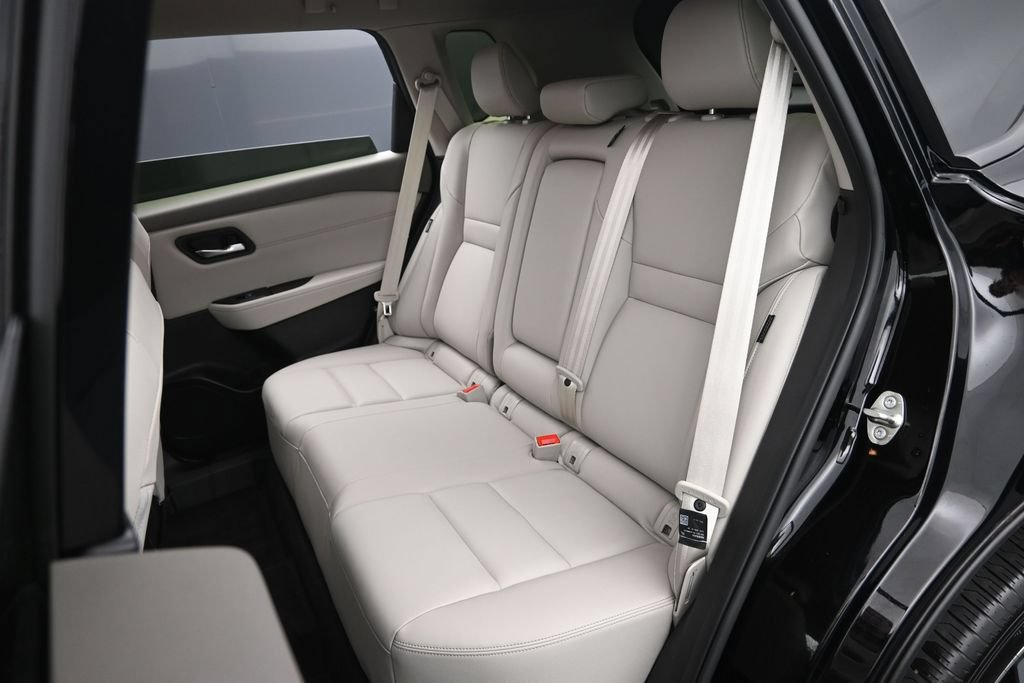 Certified 2025 Nissan Rogue SL AWD/4WD image 24