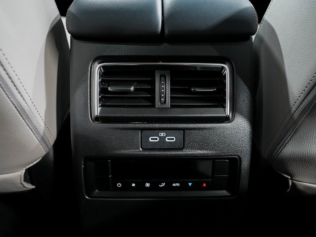 Used 2024 MAZDA CX-90 Plug-In Hybrid w/ Premium Pkg image 39