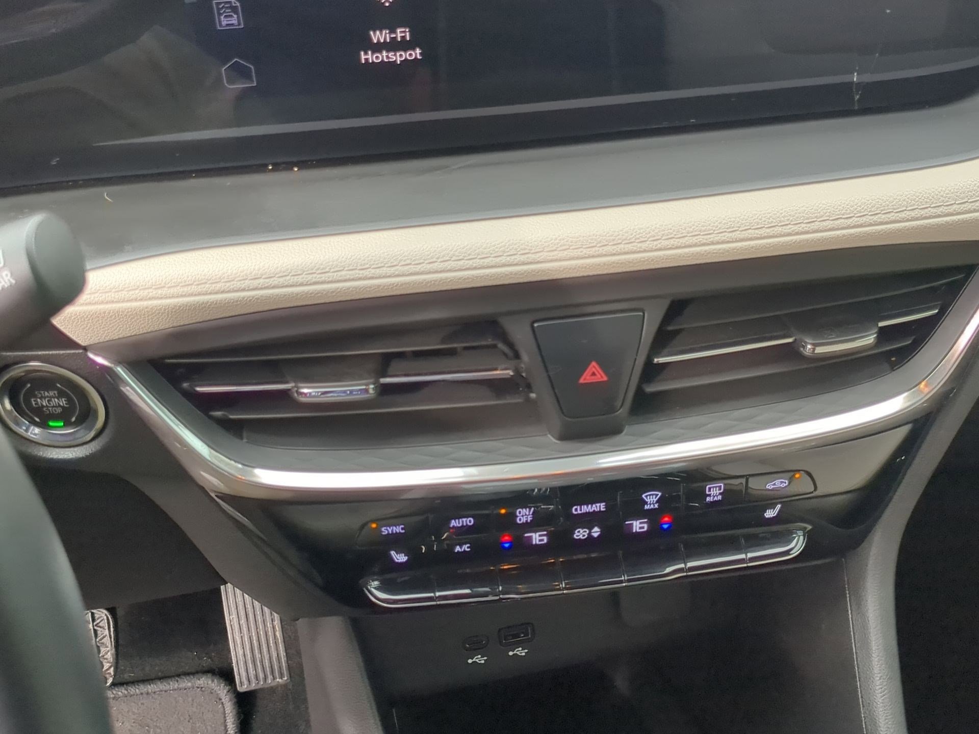 Used 2024 Buick Encore GX Avenir w/ Avenir Convenience Package image 19