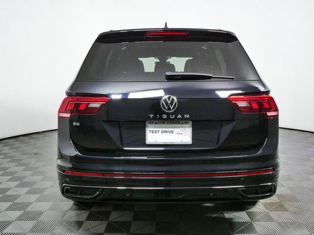 Used 2024 Volkswagen Tiguan SE R-Line FWD image 17