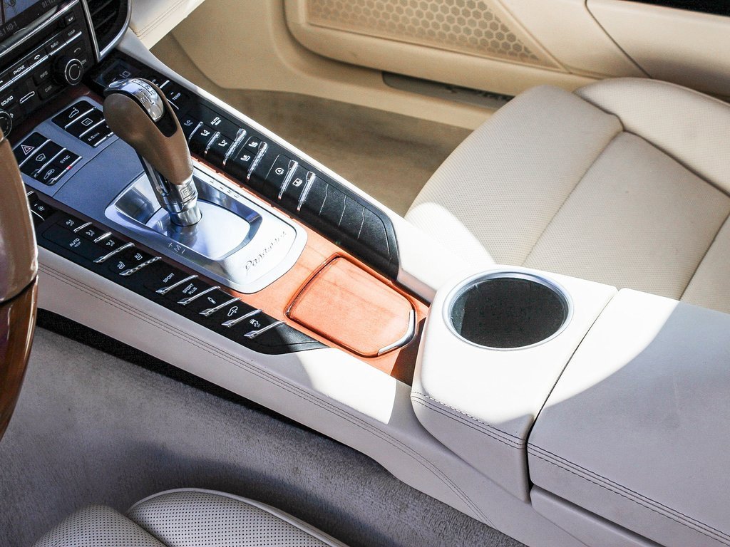 Used 2015 Porsche Panamera S image 22