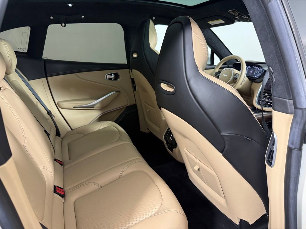 Used 2021 Aston Martin DBX image 17