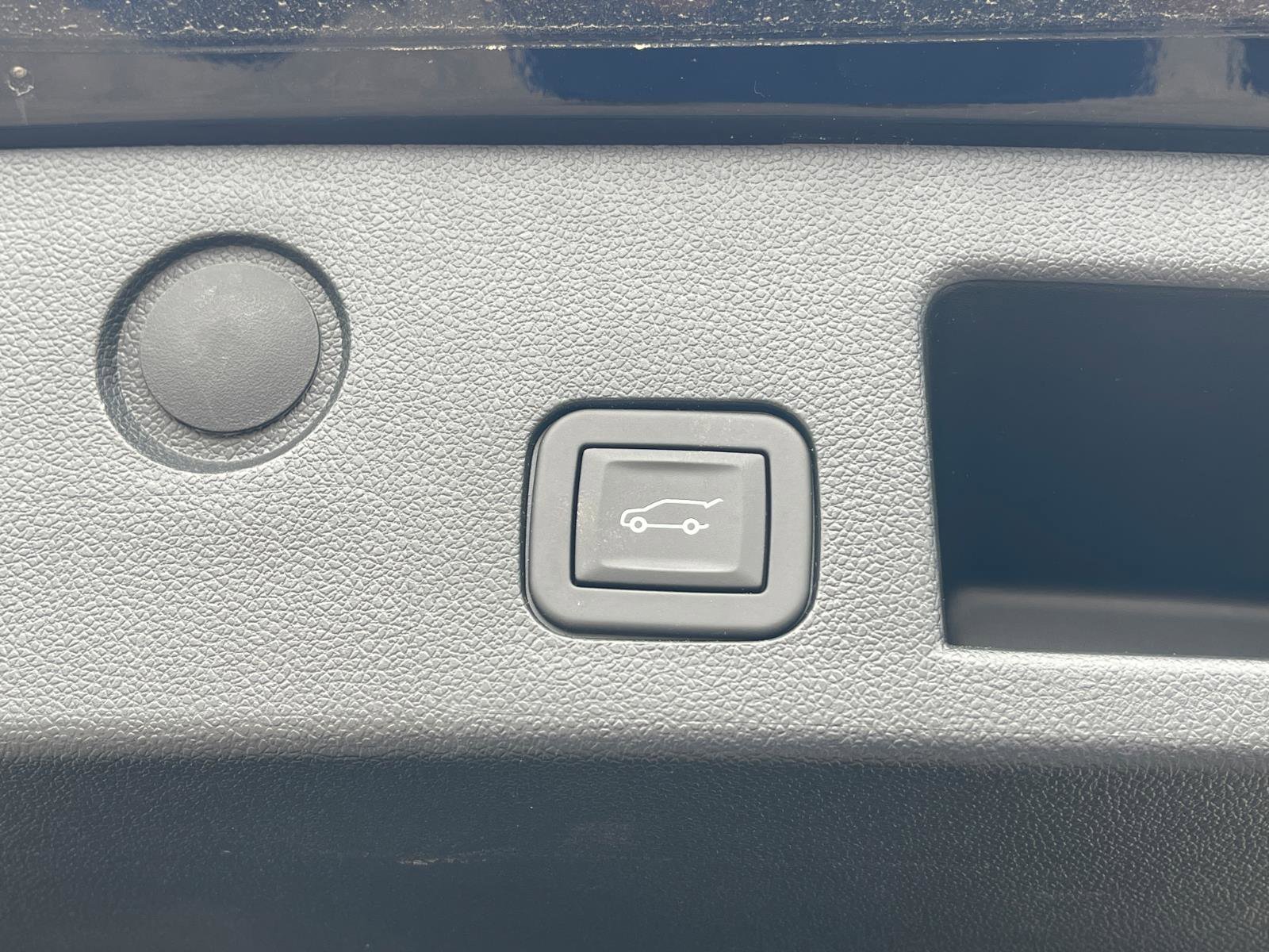 Certified 2025 GMC Terrain Elevation w/ Elevation Premium Package image 18