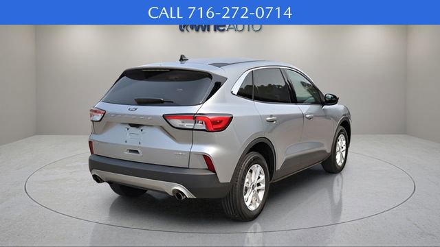 Used 2022 Ford Escape SE image 5