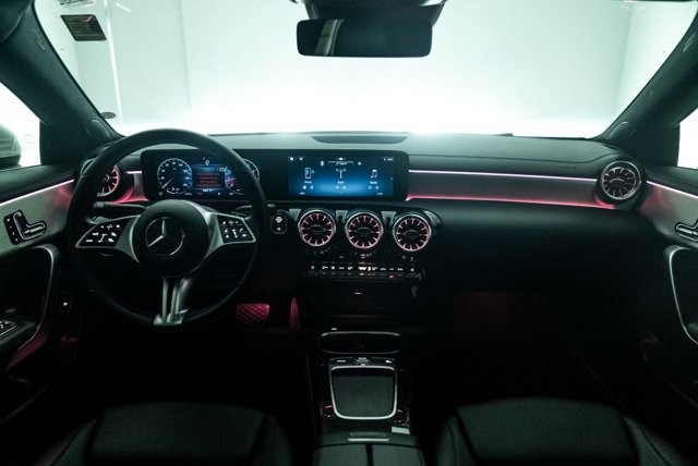 Used 2025 Mercedes-Benz CLA 250 image 38