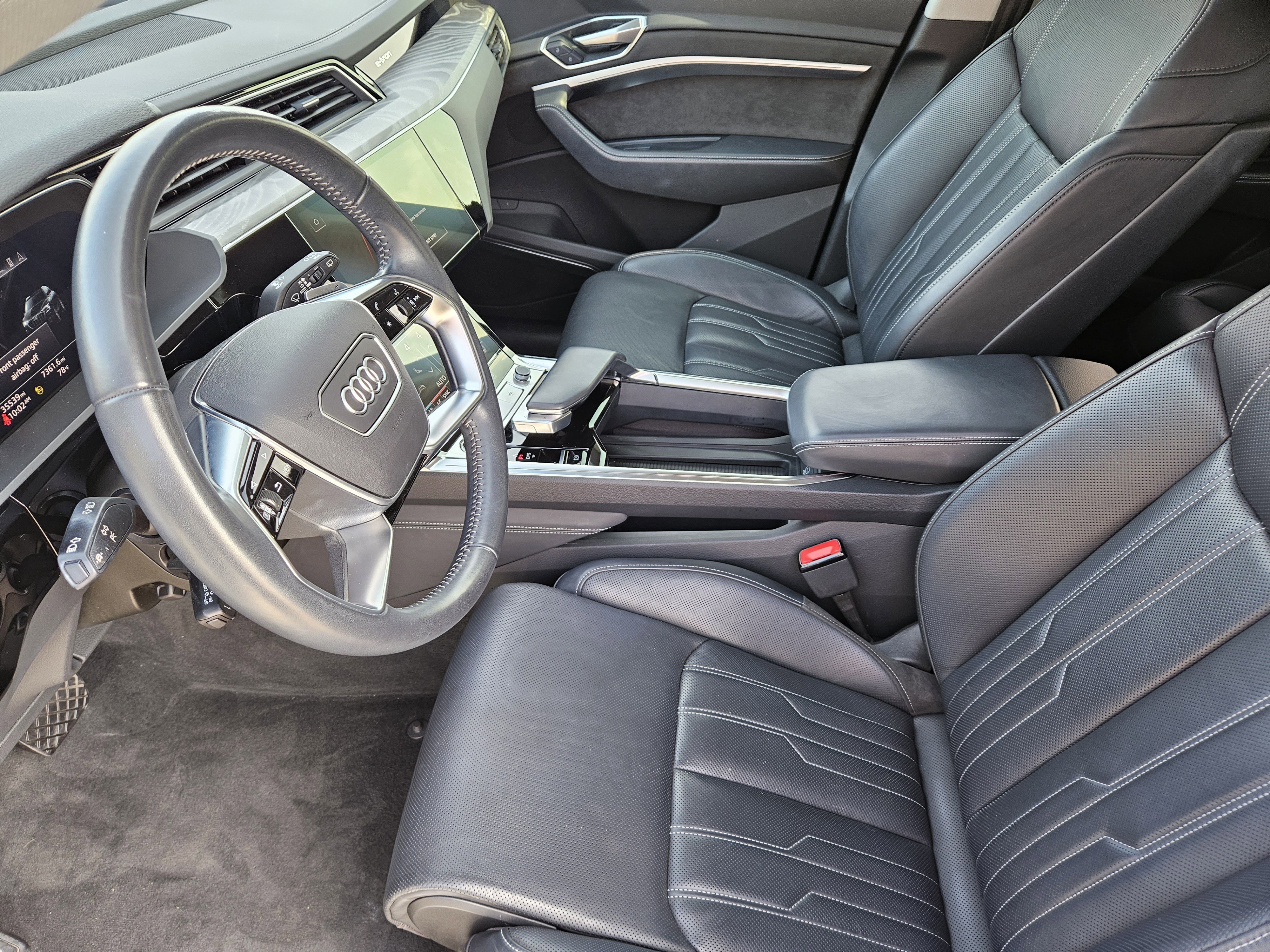 Used 2021 Audi e-tron Prestige w/ Prestige Package image 15