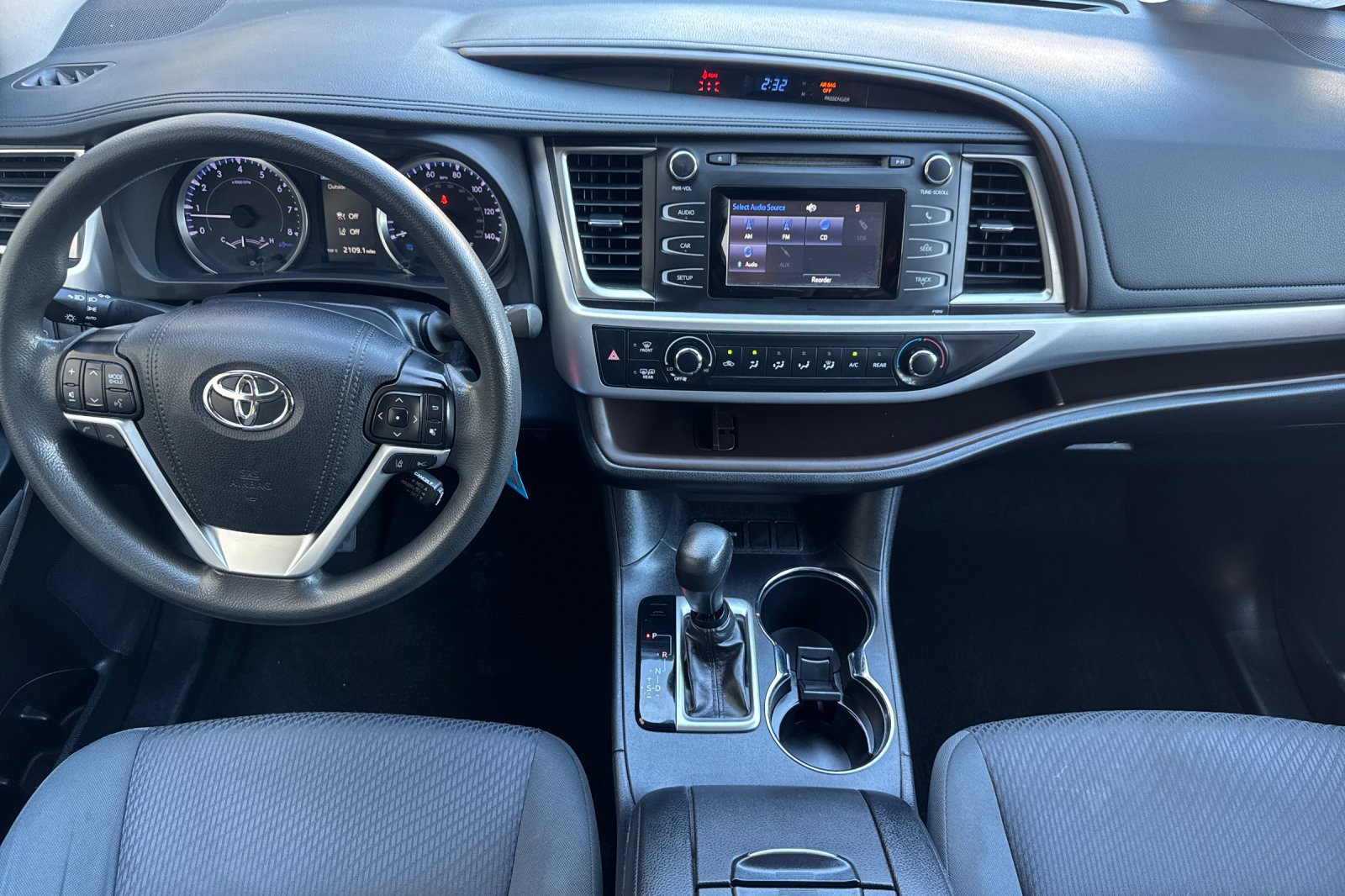 Used 2019 Toyota Highlander LE FWD image 13