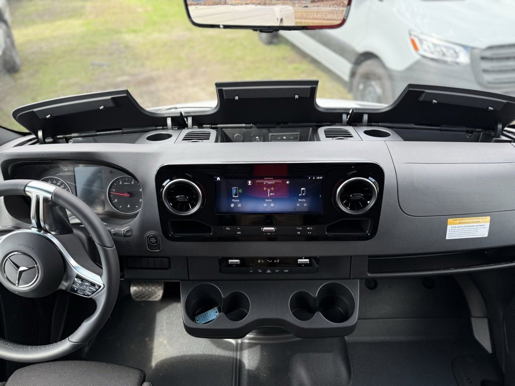 New 2025 Mercedes-Benz Sprinter 4500 image 35
