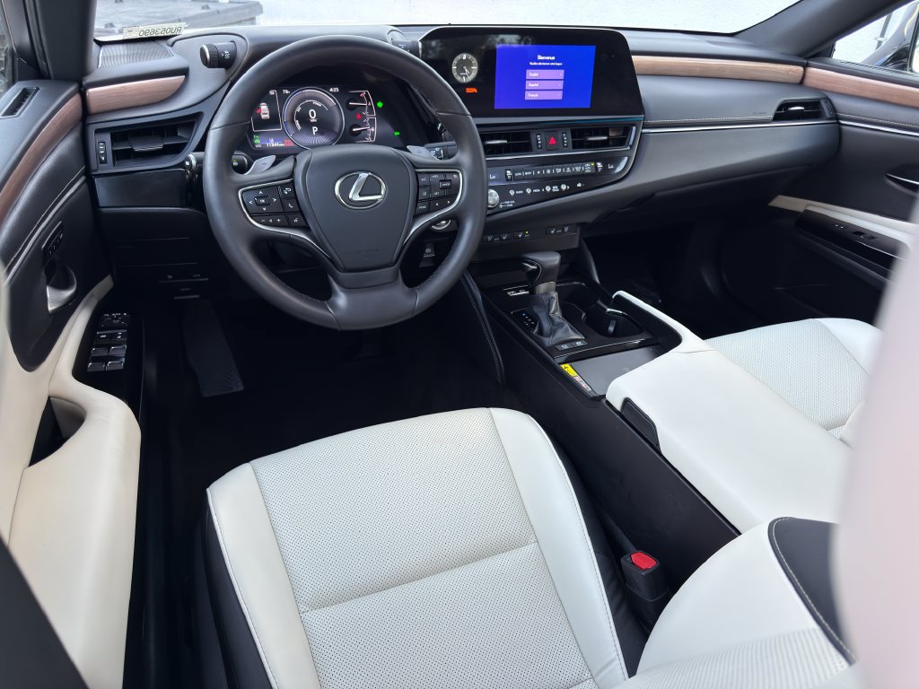 Certified 2024 Lexus ES 300h w/ Premium Package FWD image 13