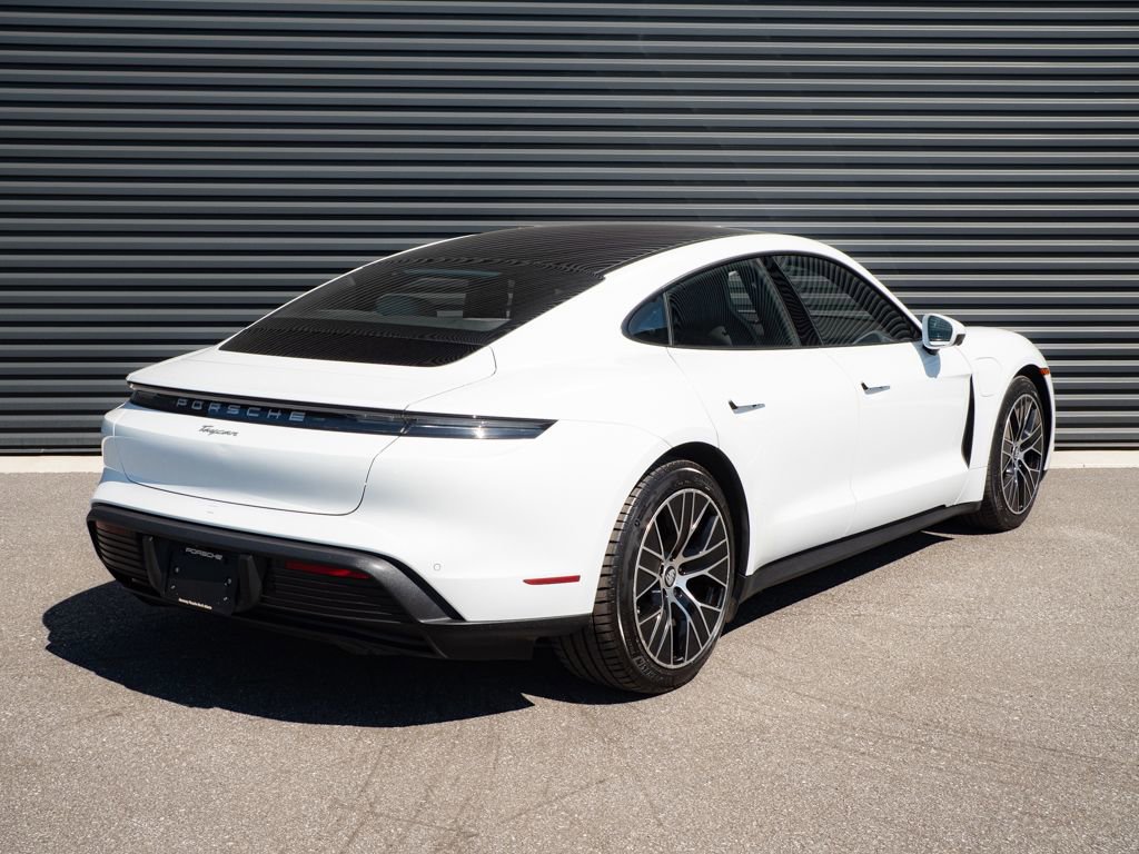 Used 2021 Porsche Taycan image 28