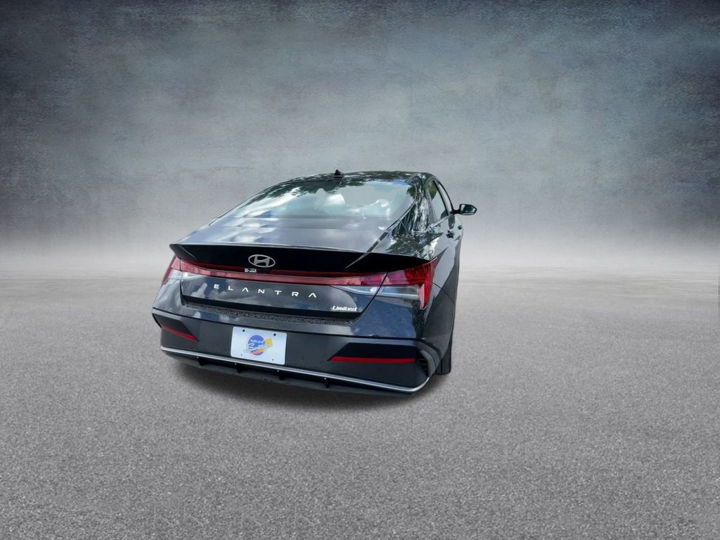 New 2025 Hyundai Elantra Limited image 20