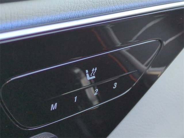 Used 2025 Mercedes-Benz GLC 300 4MATIC image 22