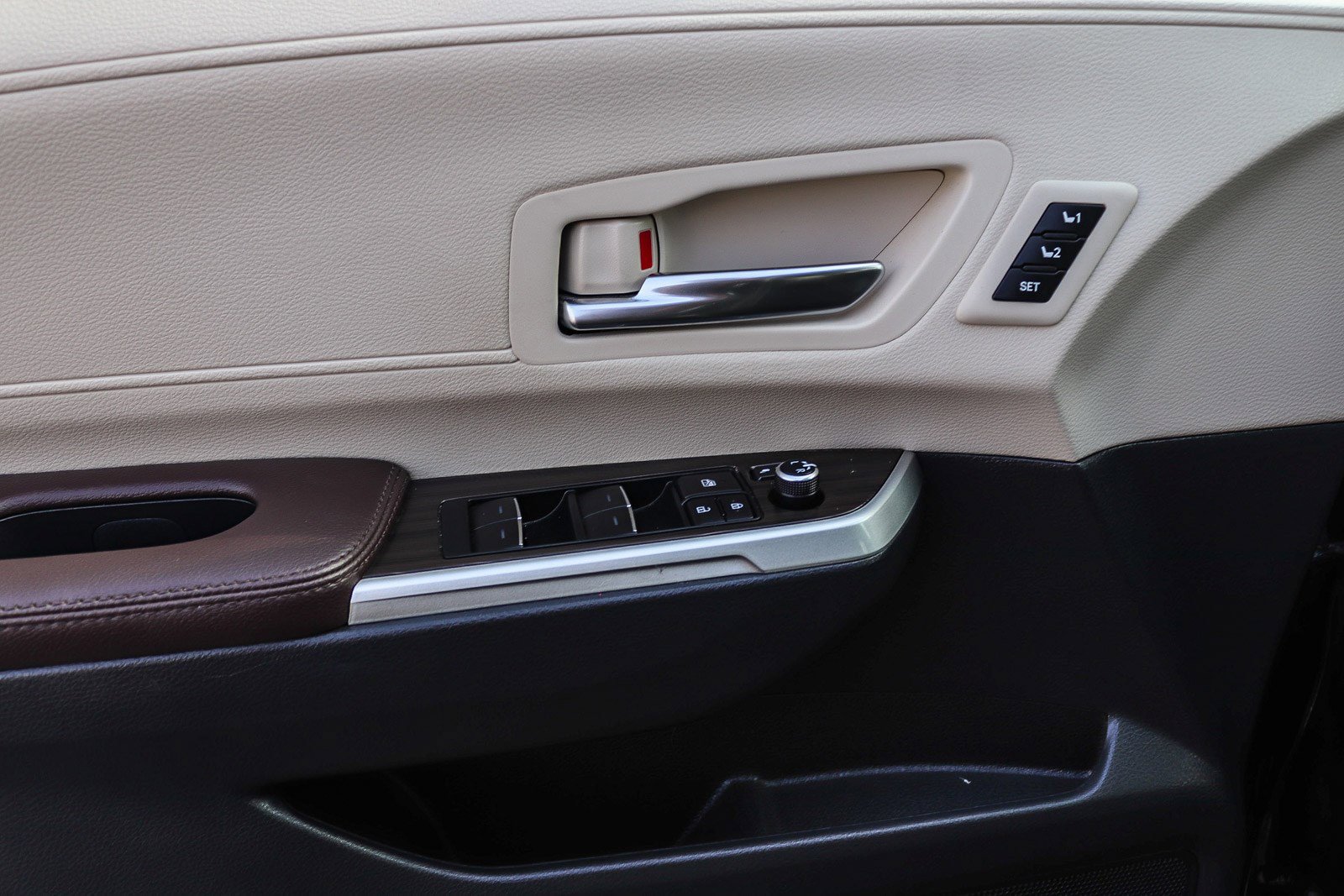 Certified 2022 Toyota Sienna Platinum image 20